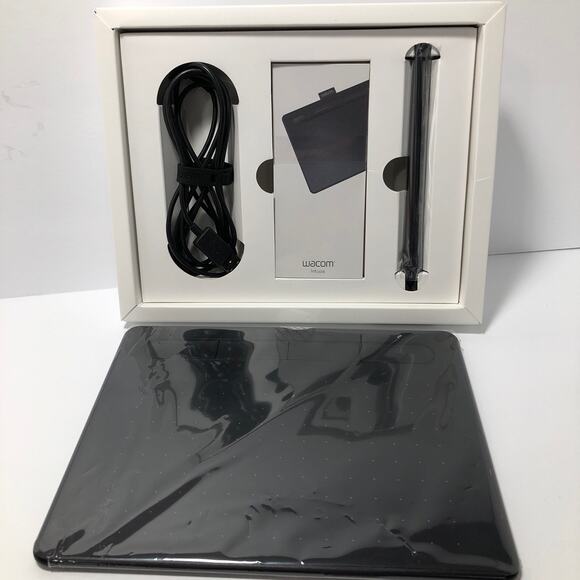 Wacom Intuos Small Art & Graphics Drawing Tablet Digital Drawing IN BOX - Picture 1 of 6